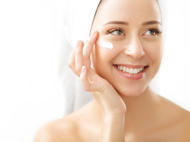 Load Up On Redness Reducing Moisturizer For Your Face | 18 Life-Saving Beauty Tips For Women Who Are Totally Hungover