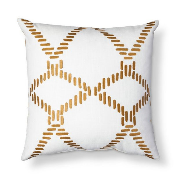 White & Gold Geometric Pillow | These 16 Target Home Decor Finds Will Transform Your Space This Fall, Find Them Here: https://youresopretty.com/target-home-decor/