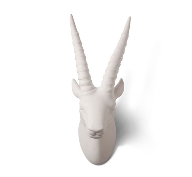 White Porcelain Wall Stag | These 16 Target Home Decor Finds Will Transform Your Space This Fall, Find Them Here: https://youresopretty.com/target-home-decor/