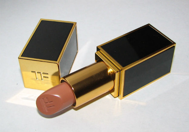 Tom Ford Private Blend Lipstick in Sable Smoke|Nude Lipstick - The Ultimate Guide on How to Wear It|See more at: https://youresopretty.com/nude-lipstick-the-ultimate-guide-on-how-to-wear-it/