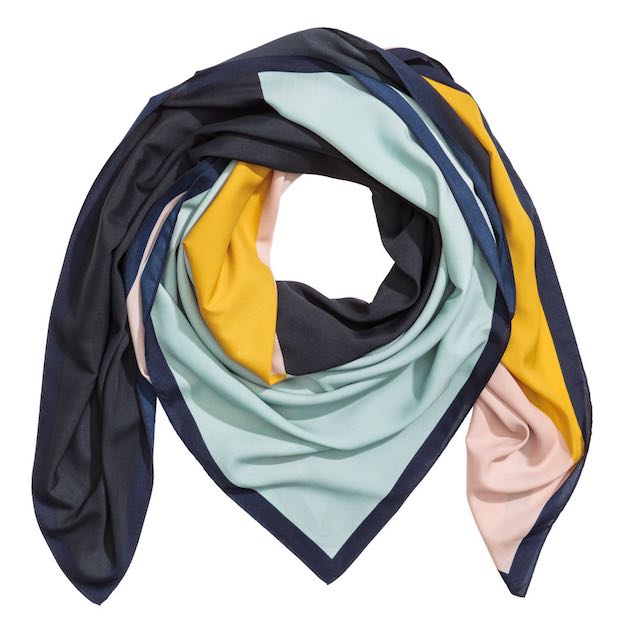 Geometric Print Summer Scarves | 15 Summer Scarves To Wear In An Air-Conditioned Office
