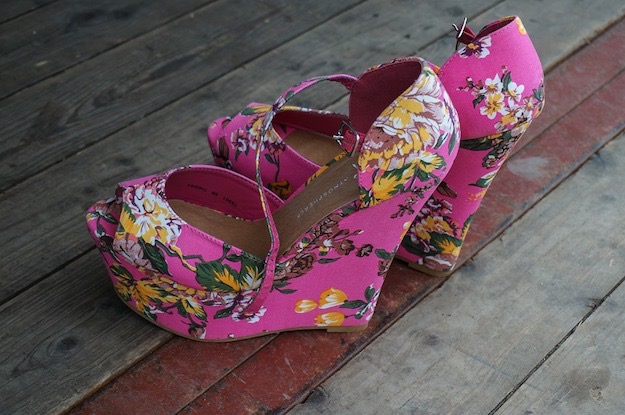 Check out 10 Cute Floral Print Heels For Your Stylish Outfits at https://cuteoutfits.com/cute-floral-print-heels/