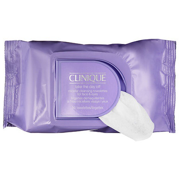 Clinique Cleansing Towelettes | Everything You Need In Your Travel Makeup Bag