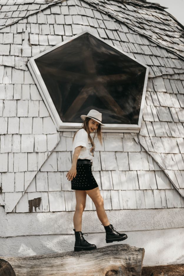 Check out 9 Ways To Look Stylish in Leather Skirt at https://cuteoutfits.com/9-ways-look-stylish-leather-skirt-2/