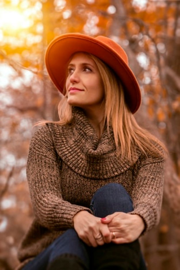 Check out 11 Cute Knitwear Outfits You'll Need For Sweater Weather at https://cuteoutfits.com/cute-sweater-weather-outfits/