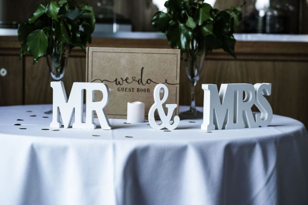 Check out 21 Stylish Rustic Wedding Signs You Would Want To Recreate For Your Big Day at https://cuteoutfits.com/rustic-wedding-signs/