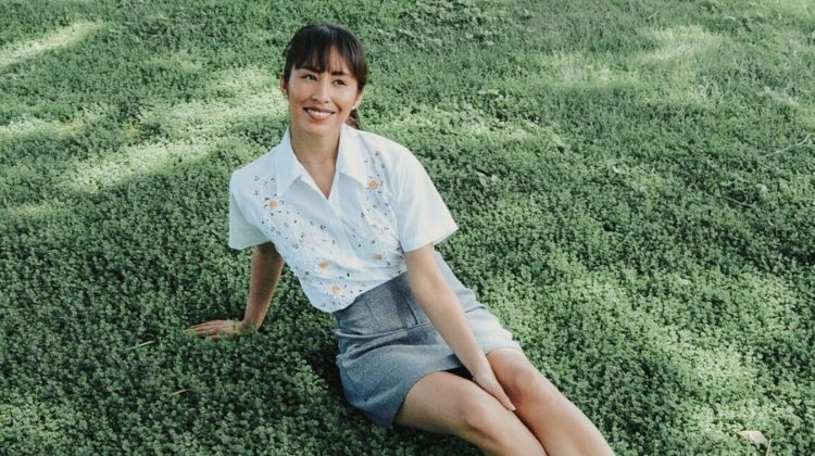 bianca sitting on grass | Here Are Outfit Ideas on What to Wear on Labor Day | what to wear on labor day | Featured